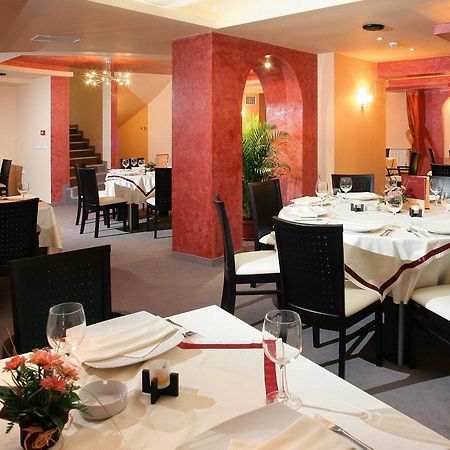 Riverside Family Hotel Yambol Restaurante foto